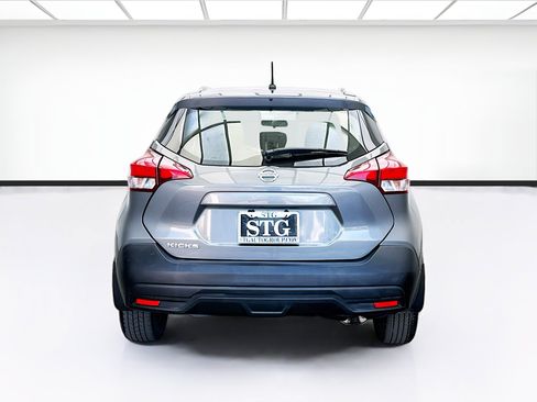 Used 2019 Nissan Kicks S FWD image 5