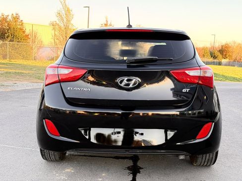 Used 2017 Hyundai Elantra GT image 8