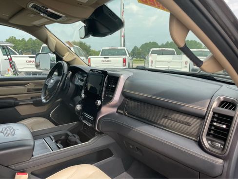 Used 2019 RAM 1500 Limited AWD/4WD image 25