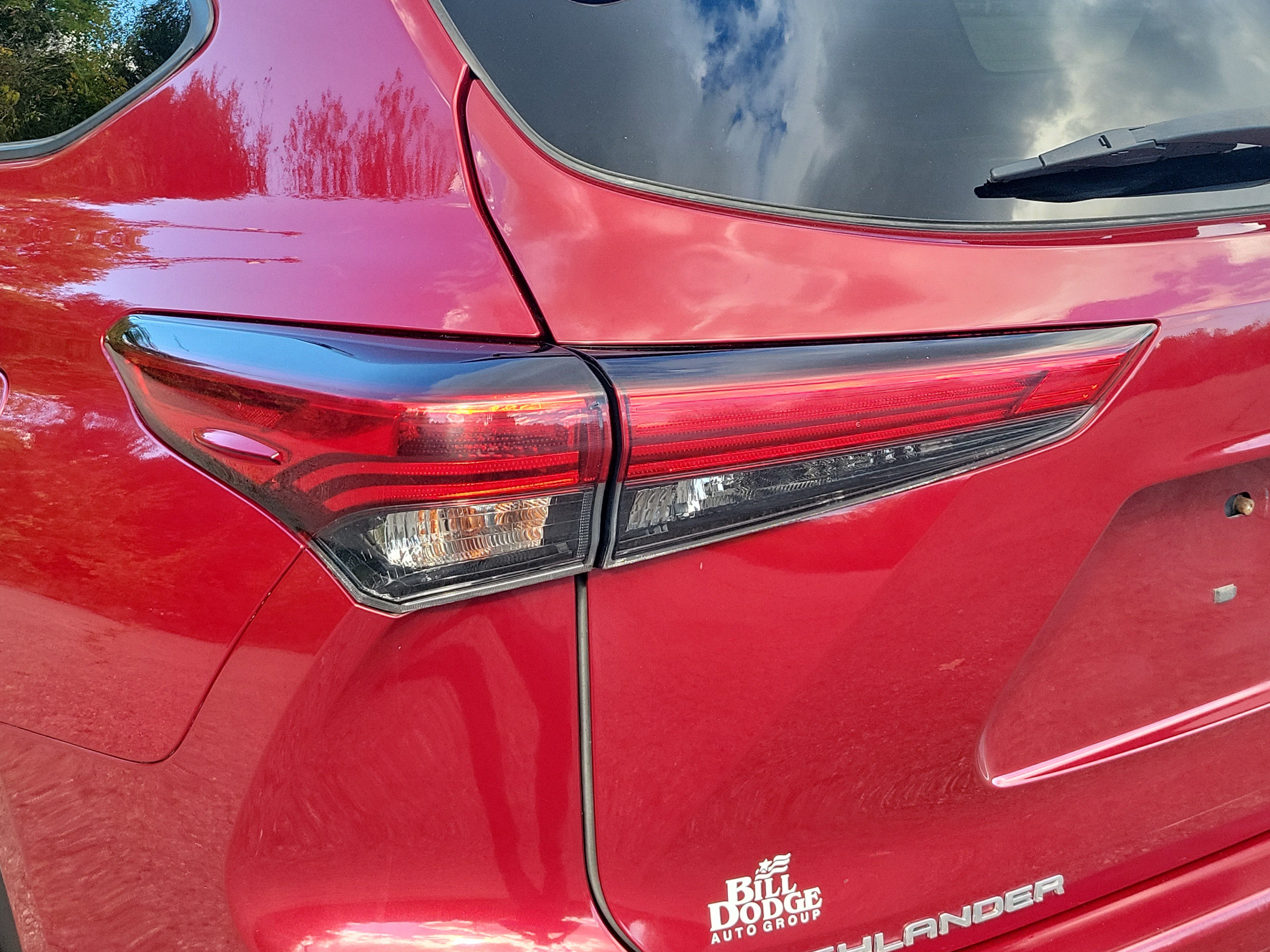 Used 2021 Toyota Highlander XSE AWD/4WD image 11