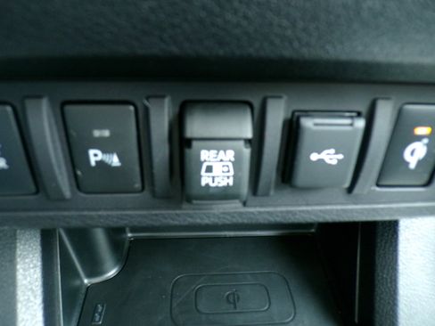 Used 2023 Toyota Tacoma TRD Sport image 16