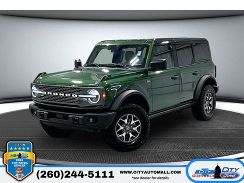 Used 2025 Ford Bronco Badlands image 1