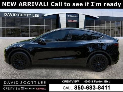 Used 2023 Tesla Model Y Long Range AWD/4WD image 1