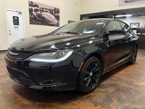 Used 2016 Chrysler 200 S w/ Comfort Group FWD image 5