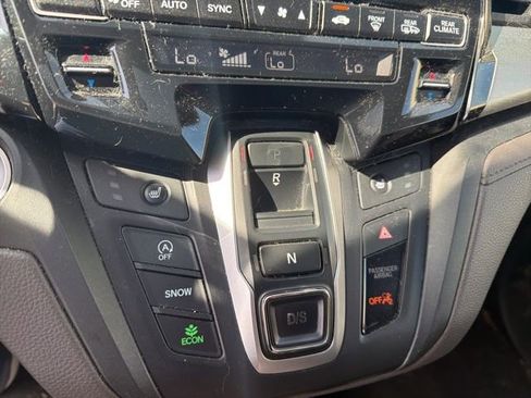 Used 2018 Honda Odyssey Touring image 17