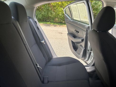 Used 2025 Nissan Sentra S FWD image 32