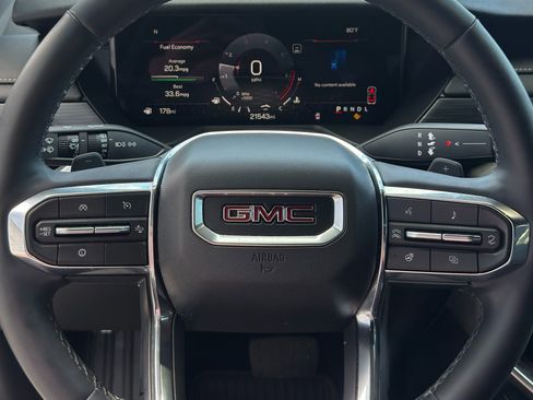 Used 2024 GMC Acadia Elevation image 28