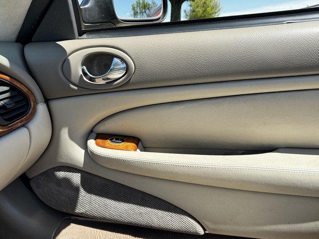 Used 2000 Jaguar XK8 Convertible RWD image 34
