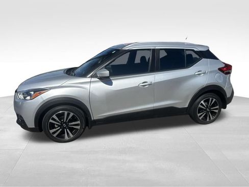 Used 2020 Nissan Kicks SV image 4