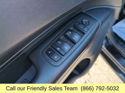 Used 2023 Dodge Durango GT image 13