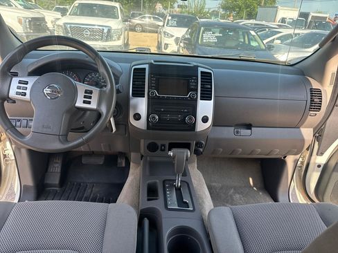 Used 2018 Nissan Frontier SV RWD image 28