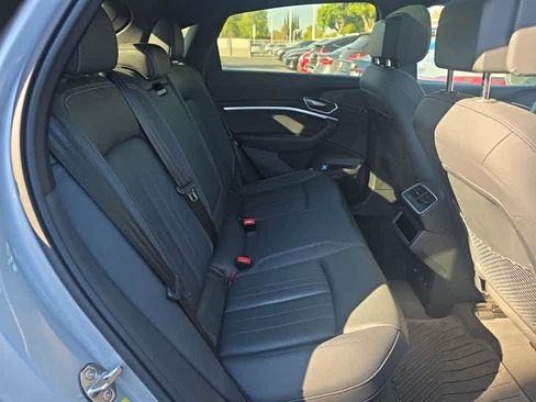 Used 2023 Audi e-tron Premium Plus w/ Premium Plus Package image 11