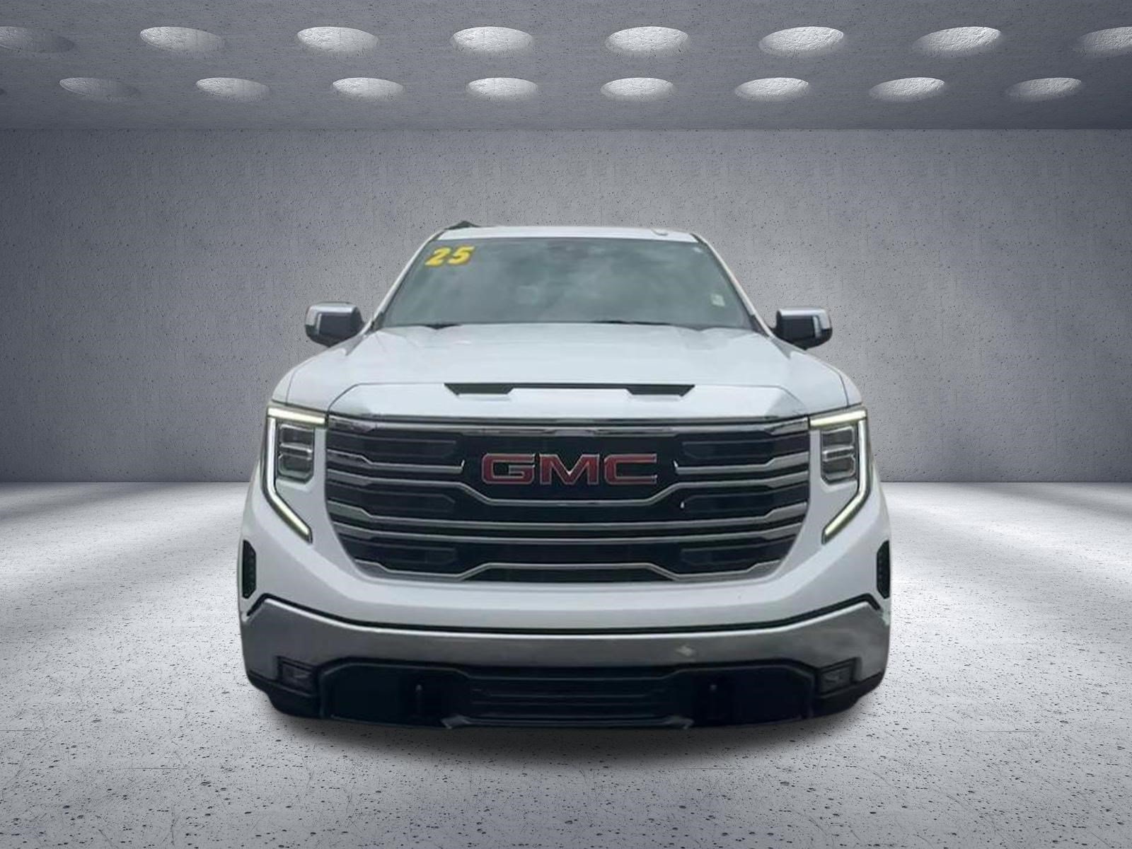 Used 2025 GMC Sierra 1500 SLT AWD/4WD image 8