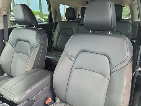 Certified 2026 Nissan Pathfinder SL FWD image 23