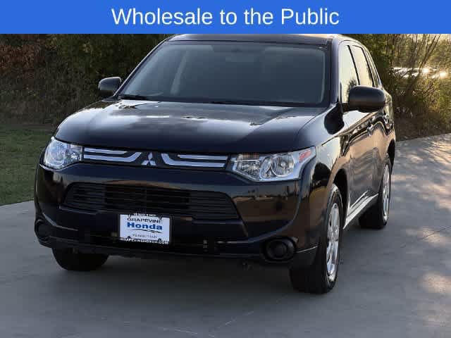 Used 2014 Mitsubishi Outlander ES FWD image 2