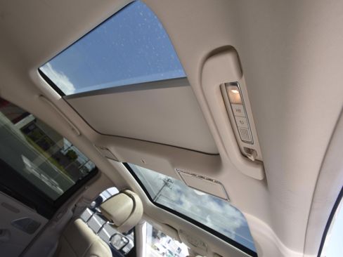 Used 2017 Mercedes-Benz S 550 Sedan image 12