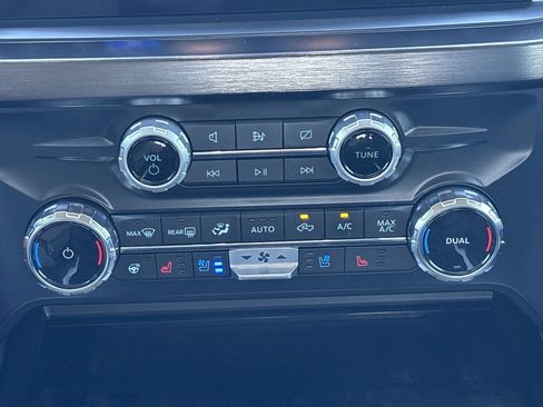 Used 2024 Ford F250 Lariat w/ Sport Appearance Package image 25