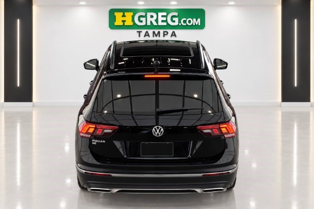 Used 2021 Volkswagen Tiguan SE w/ Panoramic Sunroof Package FWD image 8