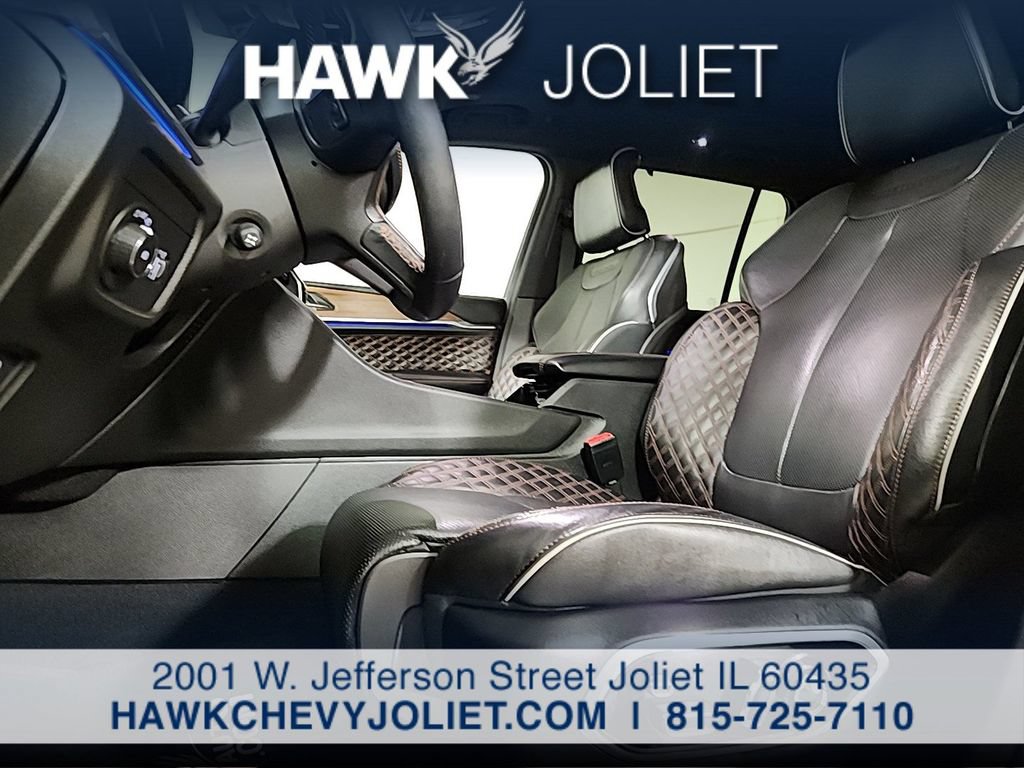 Used 2023 Jeep Grand Cherokee Summit w/ Adv Protech Group IV AWD/4WD image 9