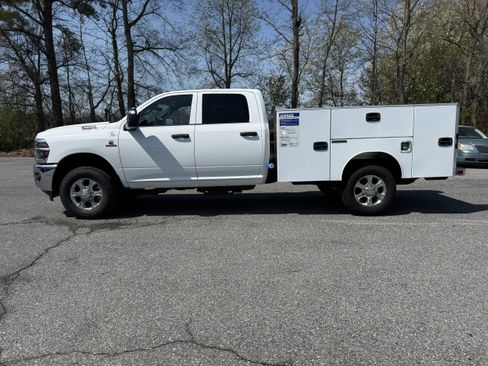 New 2026 RAM 3500 Tradesman w/ Chrome Appearance Group AWD/4WD image 4