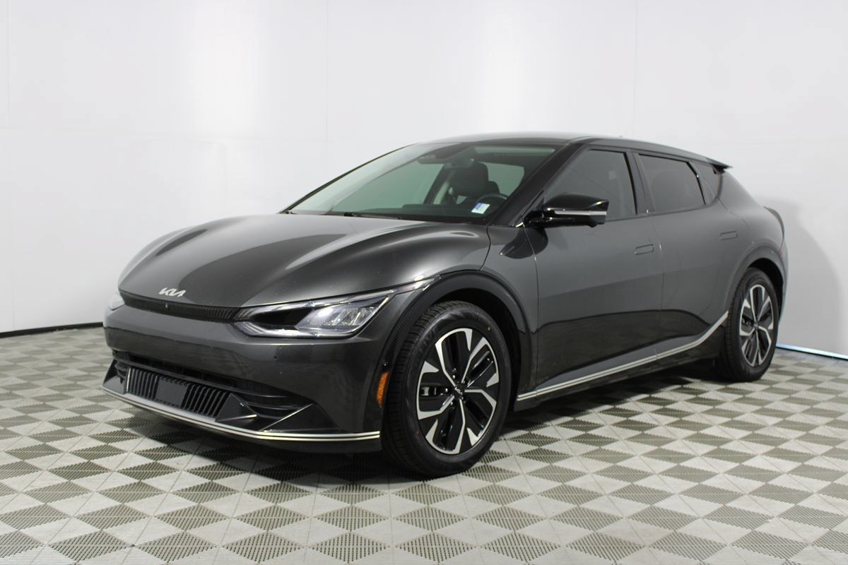 Used 2023 Kia EV6 Wind w/ Wind Technology Package AWD/4WD image 3