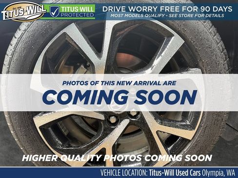 Used 2019 Toyota C-HR XLE FWD image 5