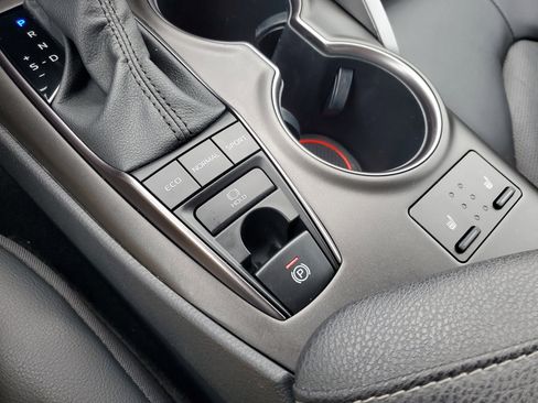 Used 2023 Toyota Camry XSE image 37