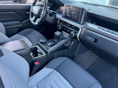 Used 2024 Toyota Tacoma TRD Off-Road image 12