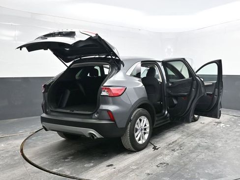 Used 2022 Ford Escape SE image 40