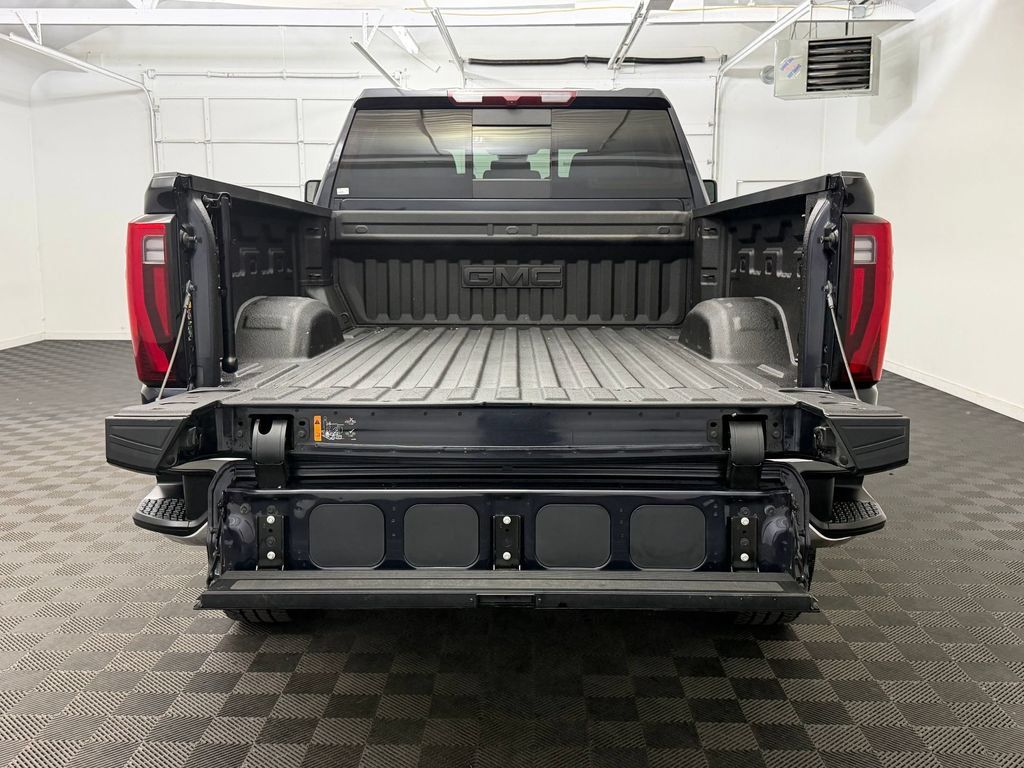 Used 2024 GMC Sierra 2500 SLT w/ SLT Premium Package AWD/4WD image 23