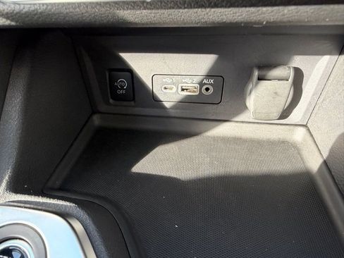 Used 2024 Nissan Sentra SV image 25