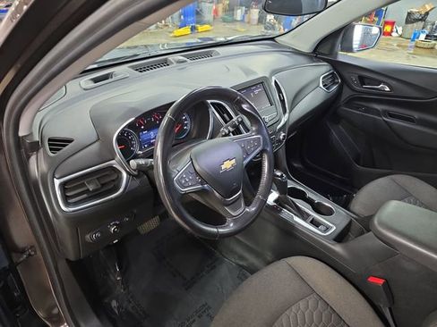 Used 2020 Chevrolet Equinox LT w/ Driver Convenience Package image 17