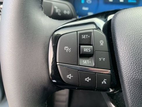 New 2026 Ford Escape SE w/ PHEV Premium Package FWD image 16