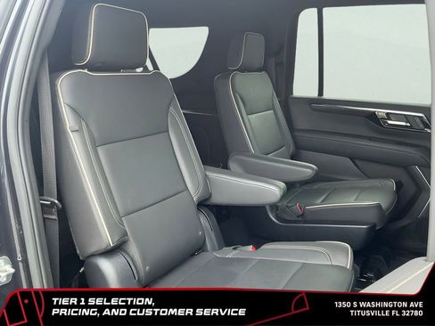 Used 2025 Chevrolet Suburban Premier RWD image 20