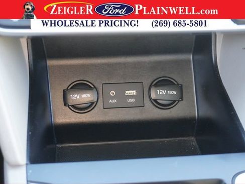 Used 2019 Hyundai Elantra SE image 21