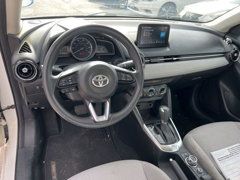 Used 2019 Toyota Yaris LE image 8