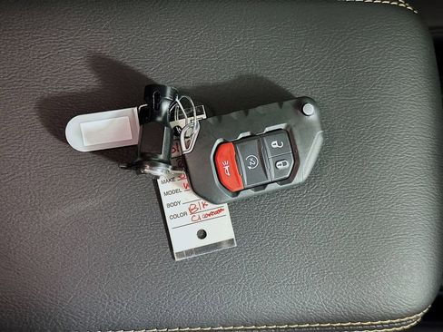 New 2025 Jeep Wrangler Sahara w/ Technology Group image 20