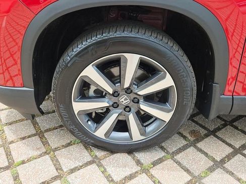 Certified 2025 Honda Pilot Touring image 9