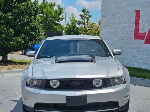 Used 2010 Ford Mustang GT Premium RWD image 2