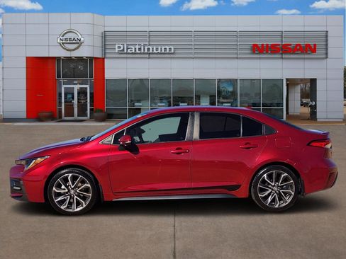 Used 2022 Toyota Corolla SE image 3