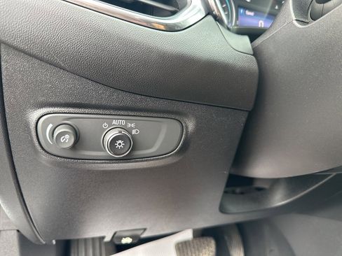 Used 2019 Chevrolet Equinox LT image 17