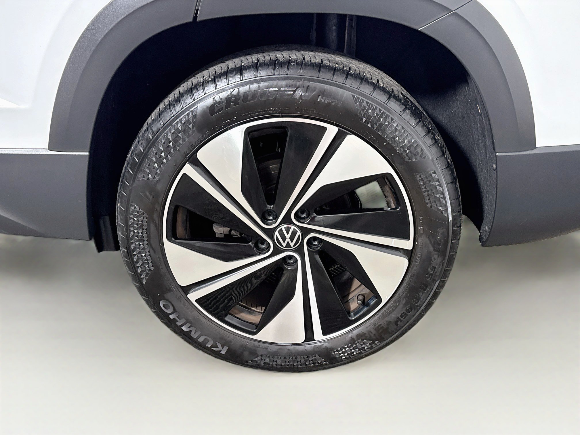 Used 2023 Volkswagen Taos SE w/ Panoramic Sunroof Package AWD/4WD image 27