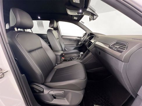 Used 2024 Volkswagen Tiguan SE R-Line image 25