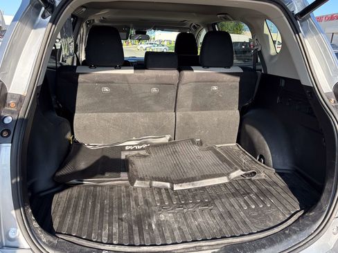 Used 2018 Toyota RAV4 XLE AWD/4WD image 48
