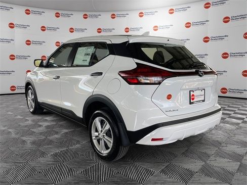 New 2025 Nissan Kicks Play S image 3