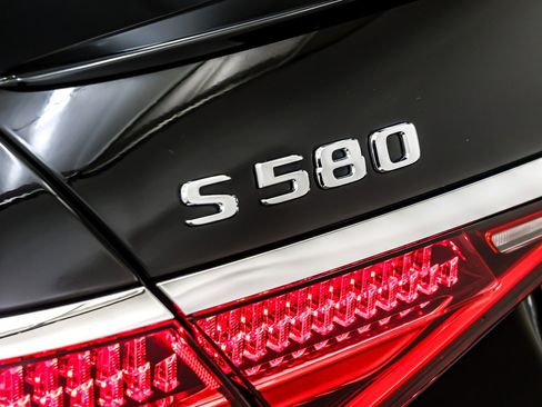 Used 2022 Mercedes-Benz S 580 4MATIC Sedan image 10