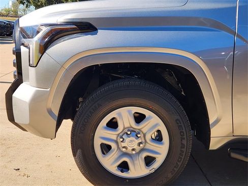 New 2026 Toyota Tundra SR image 5