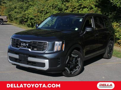 Used 2024 Kia Telluride S w/ S Sunroof Package