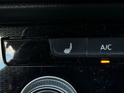 Used 2025 Volkswagen Taos S image 27