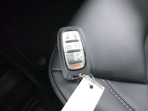 New 2027 Chrysler Pacifica Select FWD image 19